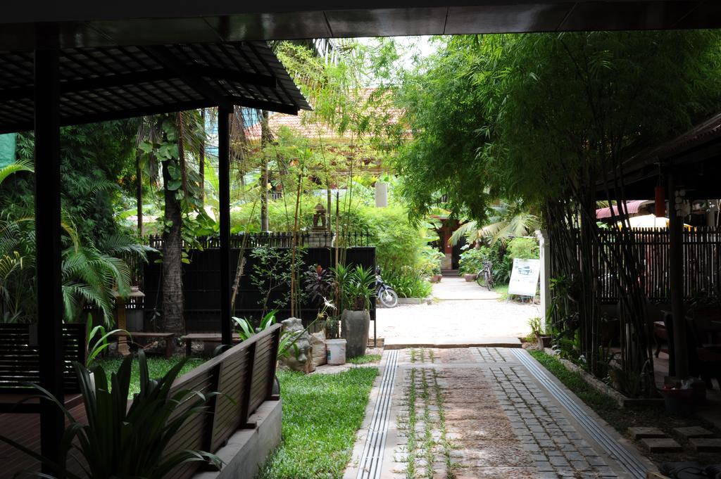 เดอะ ซิตี พรีเมียม เกสต์เฮาส์ เสียมราฐ ภายนอก รูปภาพ